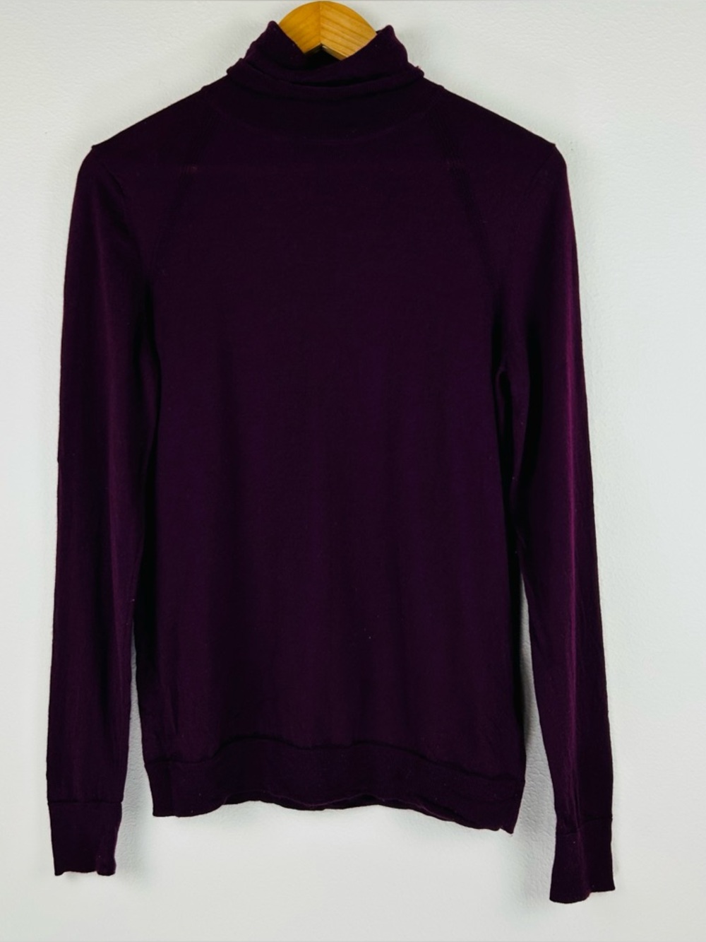 Banana Republic Men’s Minimalist 100% Merino Wool Turtleneck Base Layer Size M